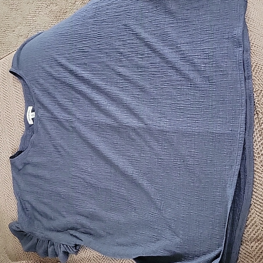 Ruffle sleeve tee